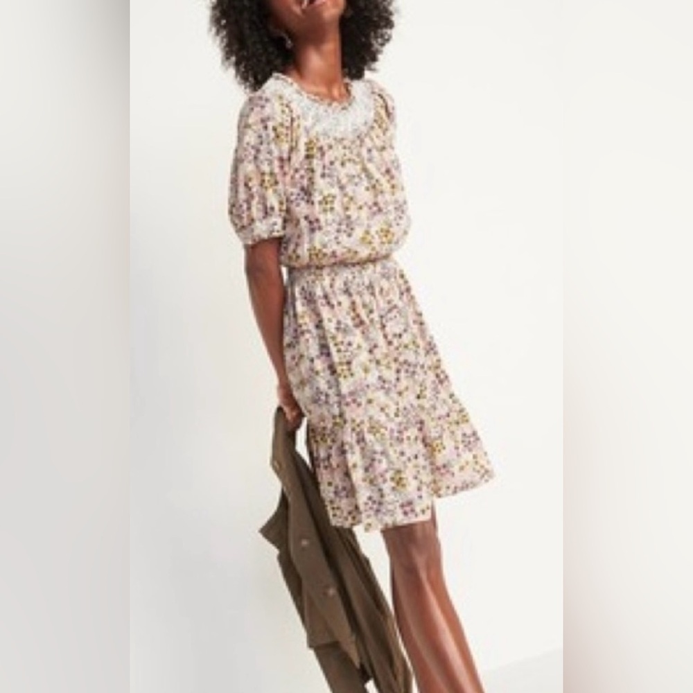 OLD NAVY floral ditzy print puff short sleeve smock waist tiered details size M